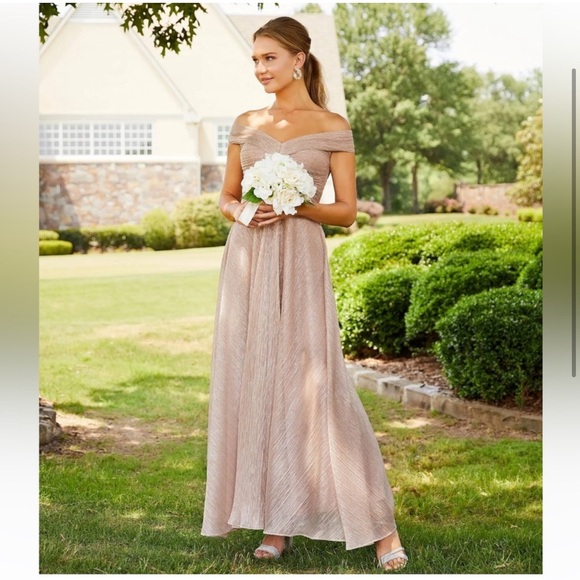 Betsy & Adam Crinkle Off‑Shoulder Gown Champagne Size 10 NWT Ruched Formal Maxi - Picture 2 of 9